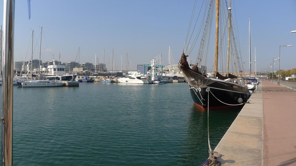 Alexandra'S Beach-Port Badalona Cameră foto